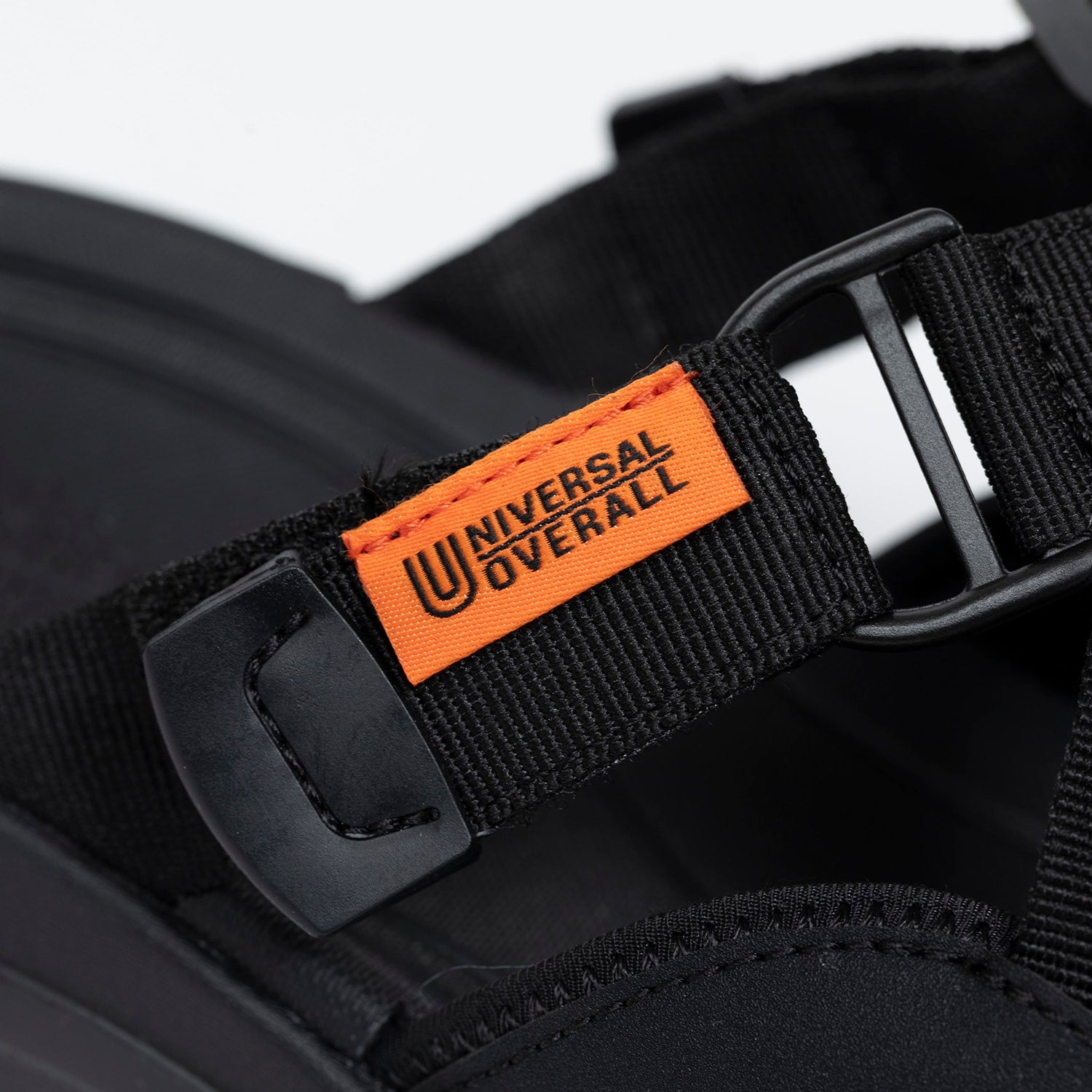 STRAP SANDALS