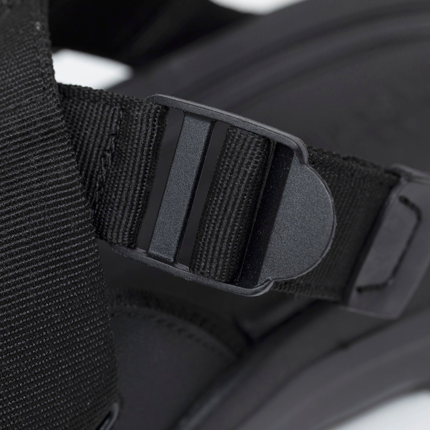 STRAP SANDALS