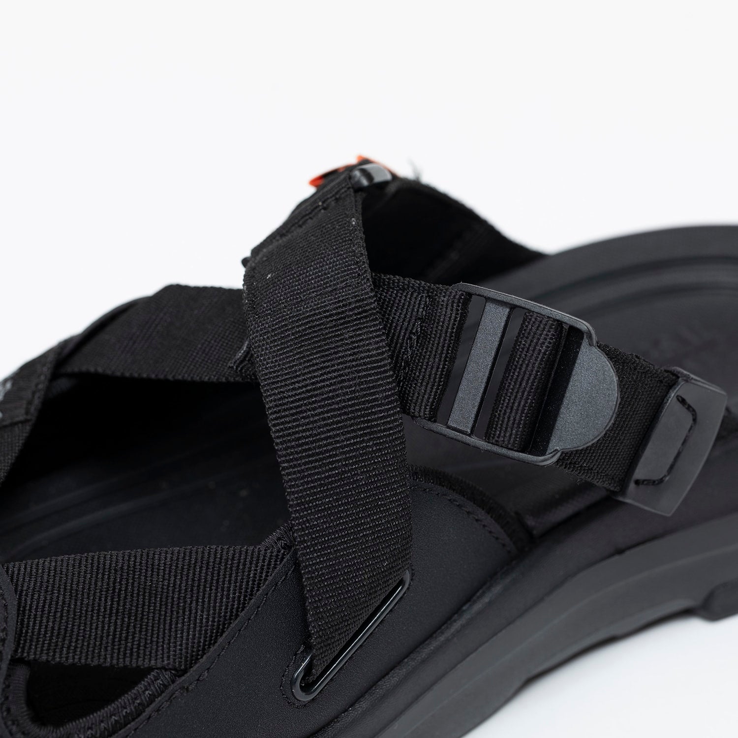 STRAP SANDALS
