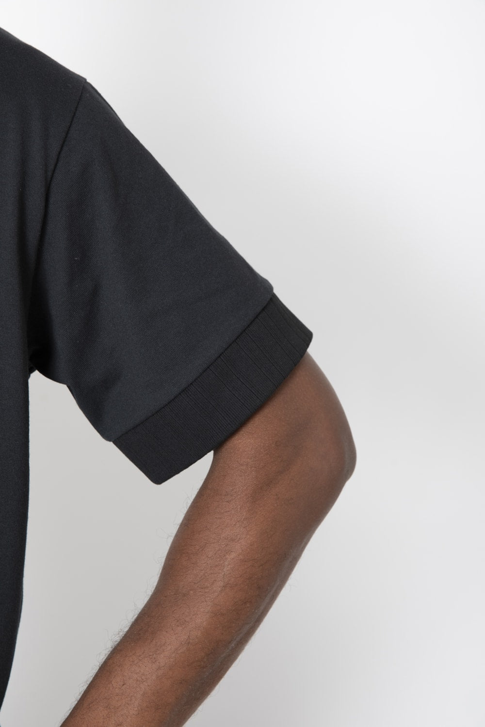 ロゴTシャツ