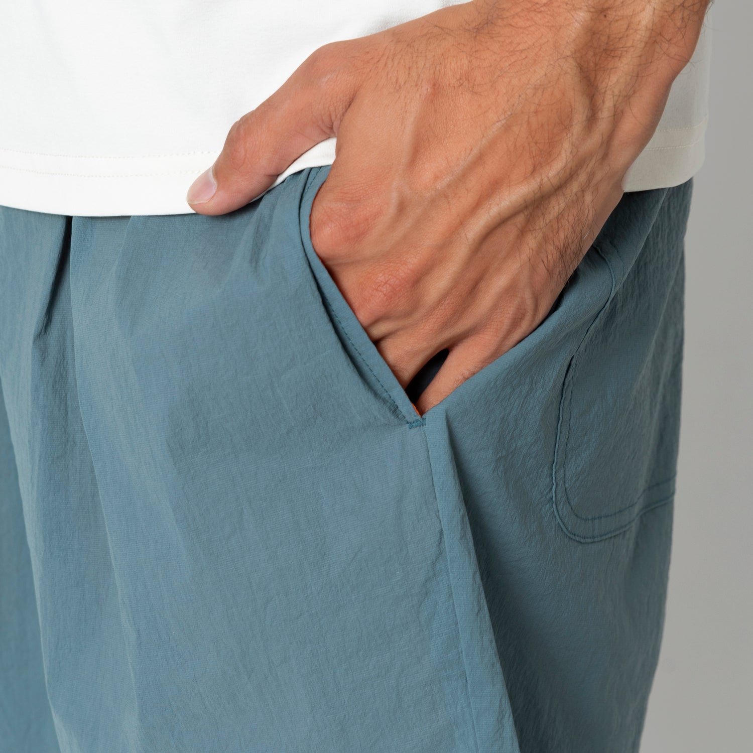 UNIVERSAL OVERALLxATHLETA – TBCパッカブルウインドショーツ