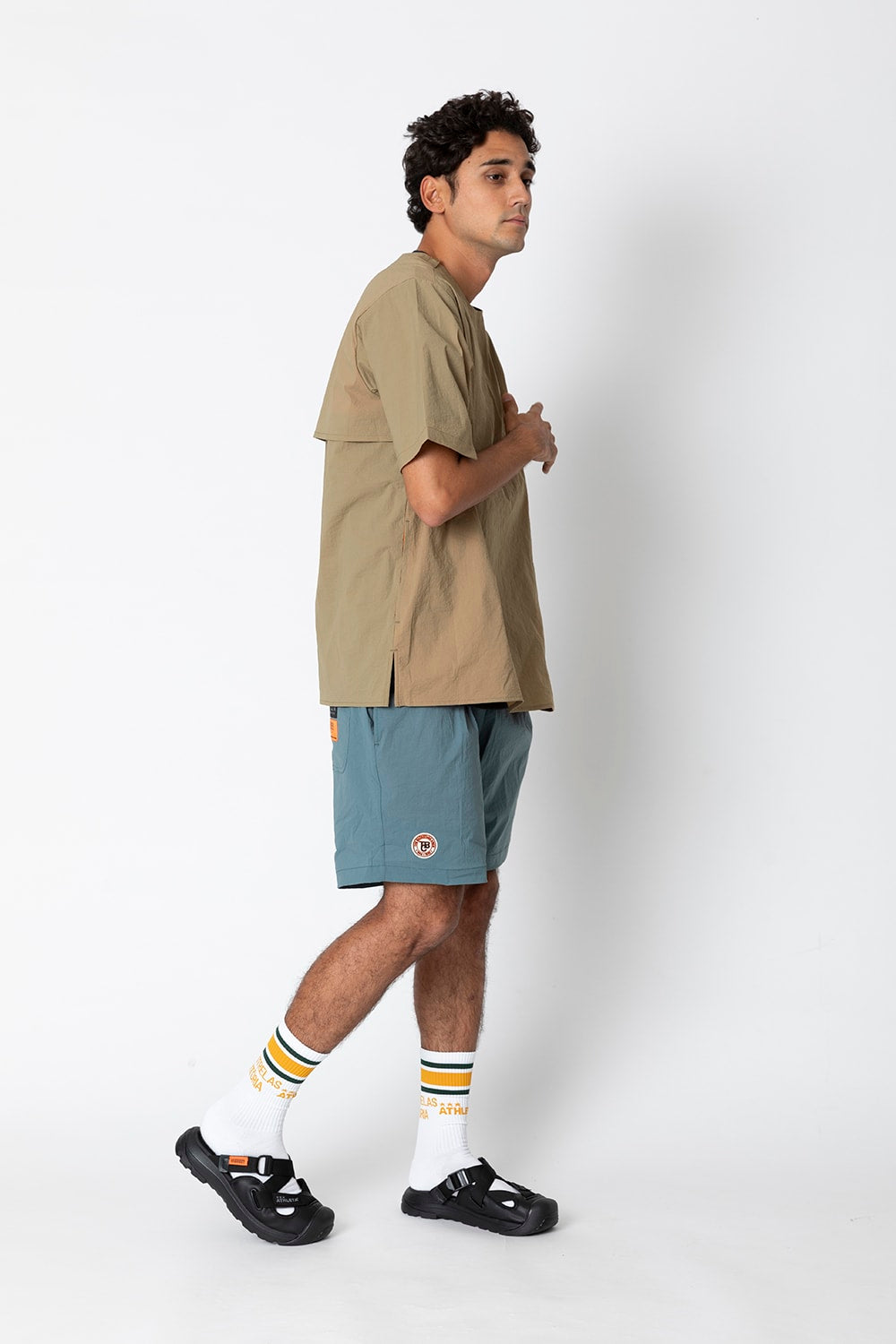 UNIVERSAL OVERALLxATHLETA – TBCパッカブルウインドシャツ