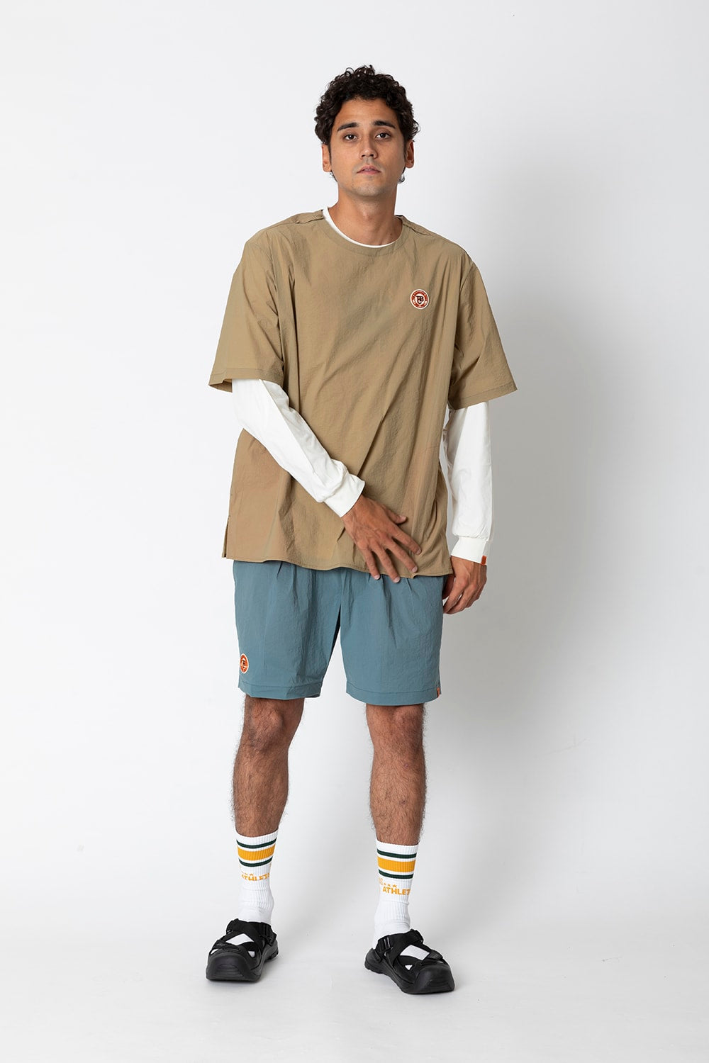 UNIVERSAL OVERALLxATHLETA – TBCパッカブルウインドシャツ
