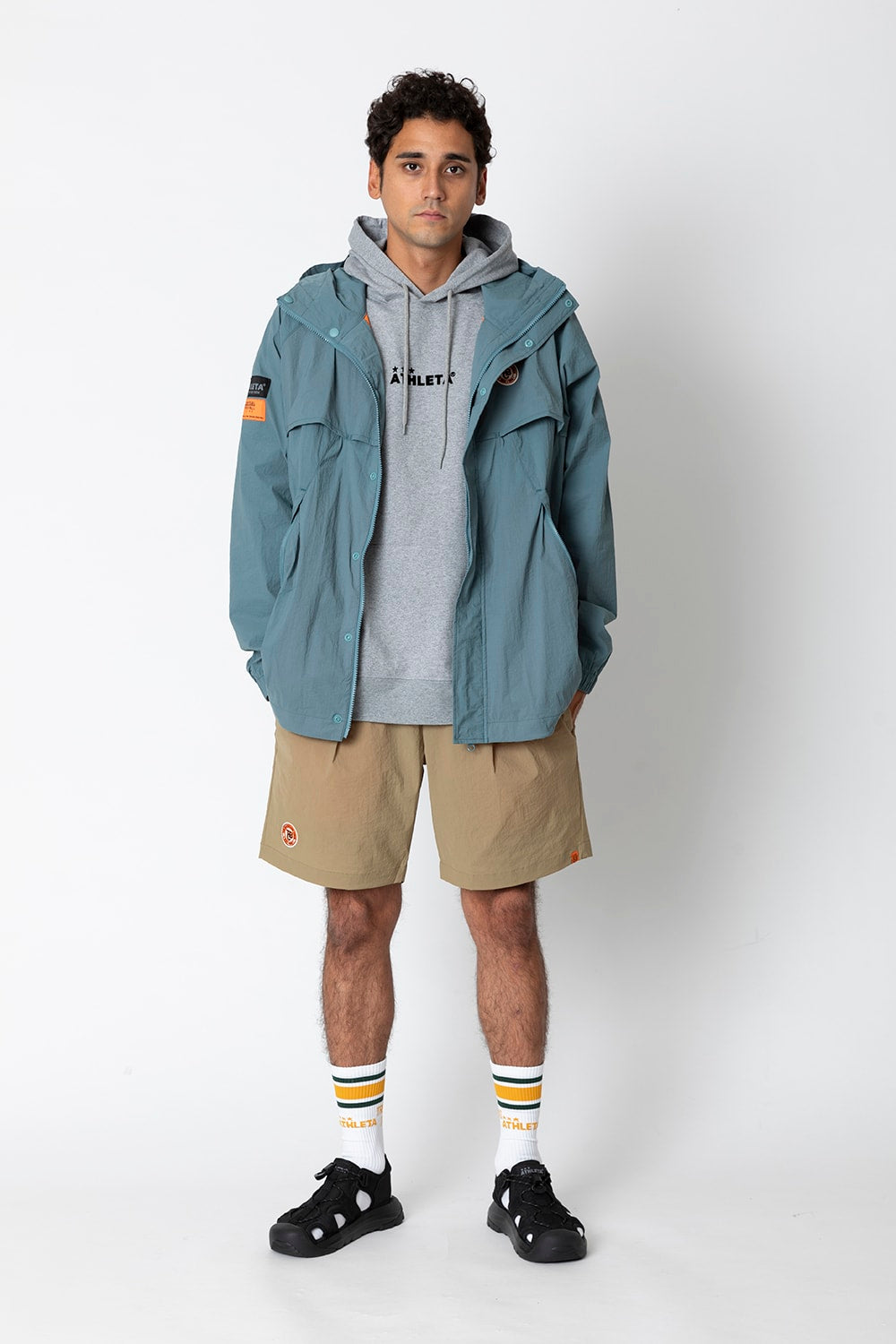 UNIVERSAL OVERALLxATHLETA – TBCウインドZIPパーカー