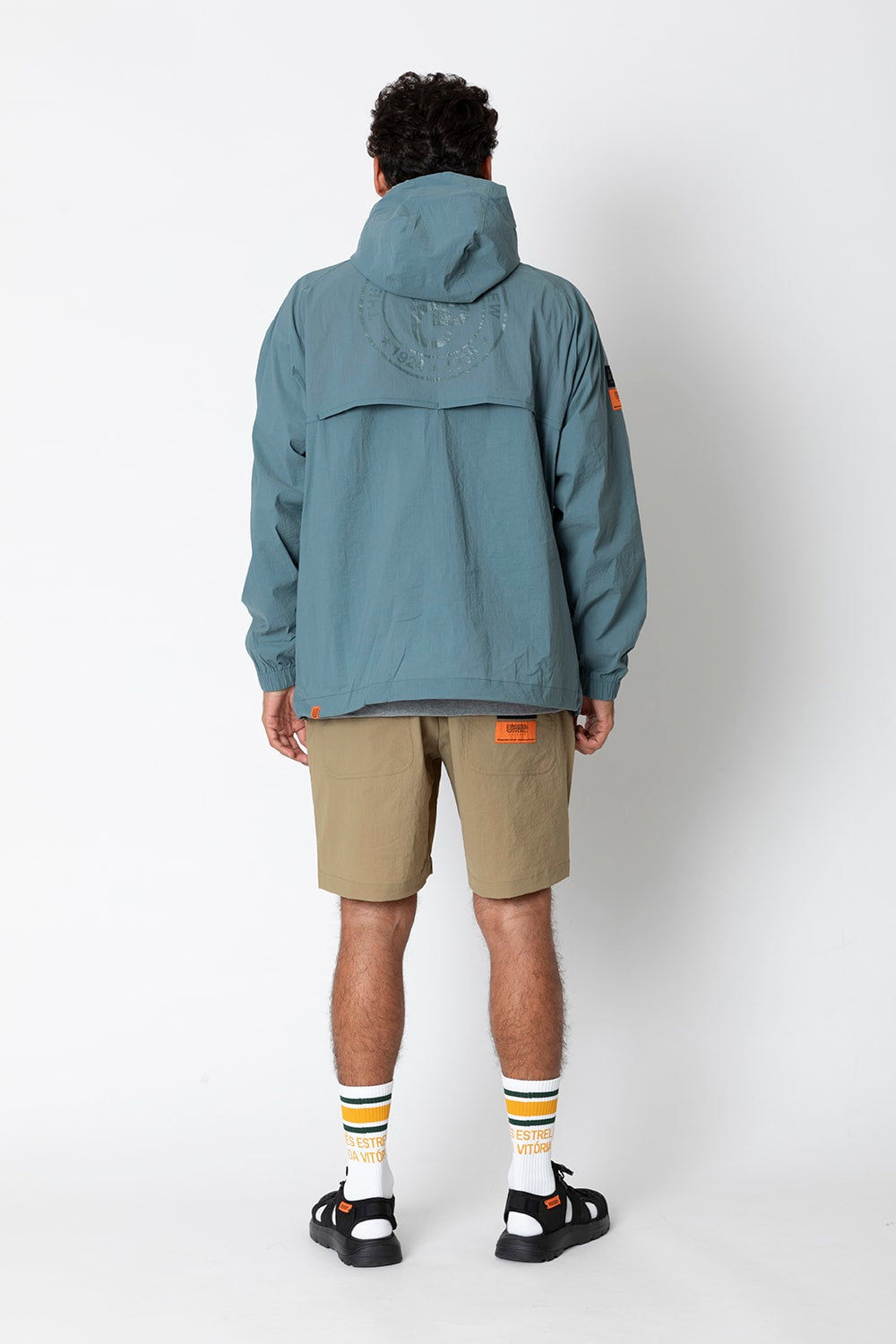 UNIVERSAL OVERALLxATHLETA – TBCウインドZIPパーカー