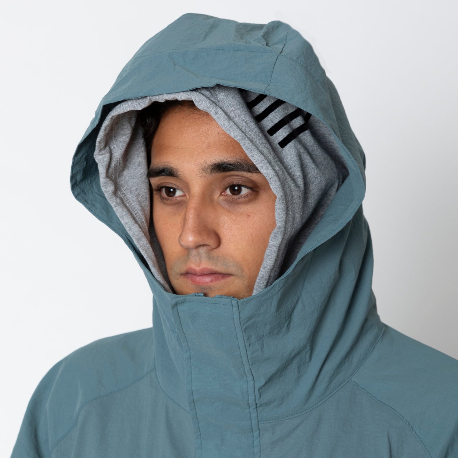 UNIVERSAL OVERALLxATHLETA – TBCウインドZIPパーカー