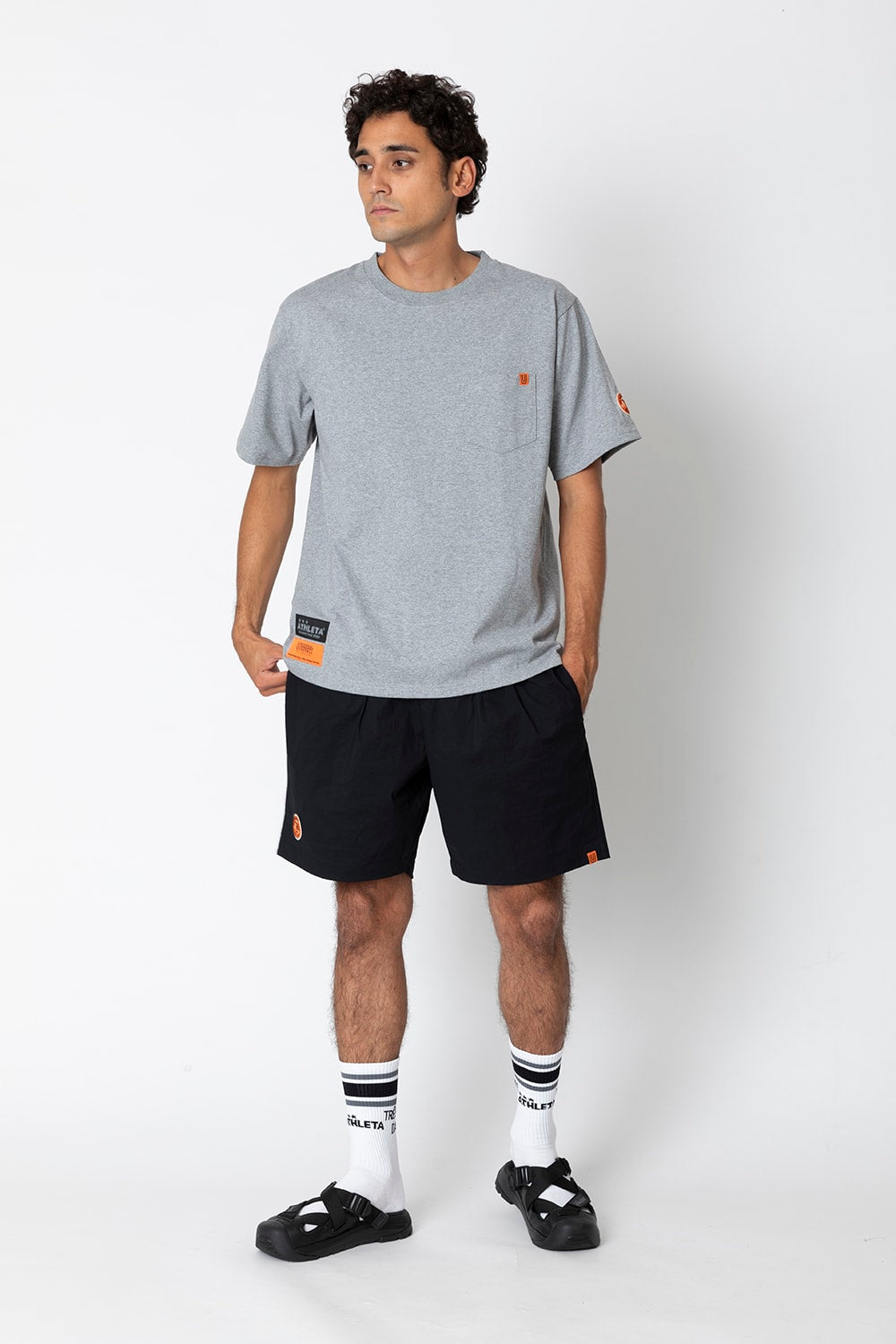 UNIVERSAL OVERALLxATHLETA – TBCブラジルコットンポケットTシャツ