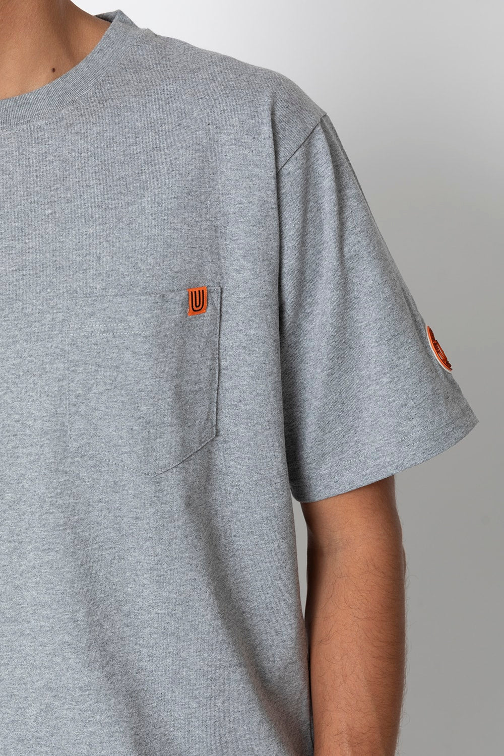 UNIVERSAL OVERALLxATHLETA – TBCブラジルコットンポケットTシャツ