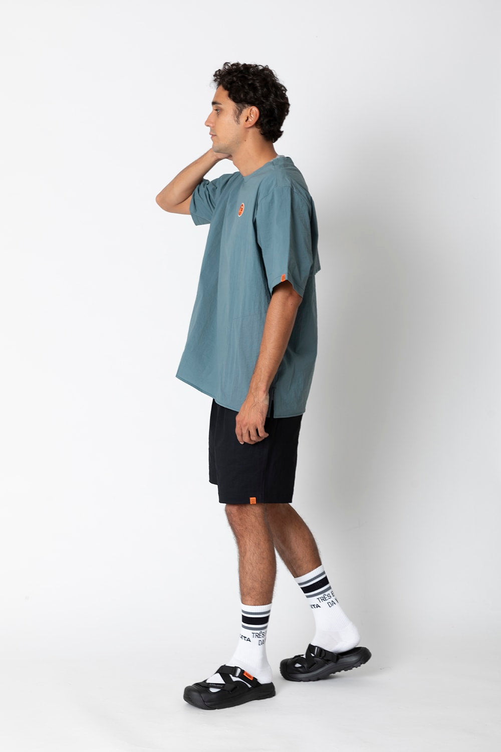 UNIVERSAL OVERALLxATHLETA – TBCパッカブルウインドシャツ