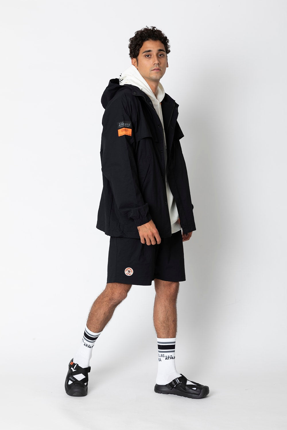 UNIVERSAL OVERALLxATHLETA – TBCウインドZIPパーカー