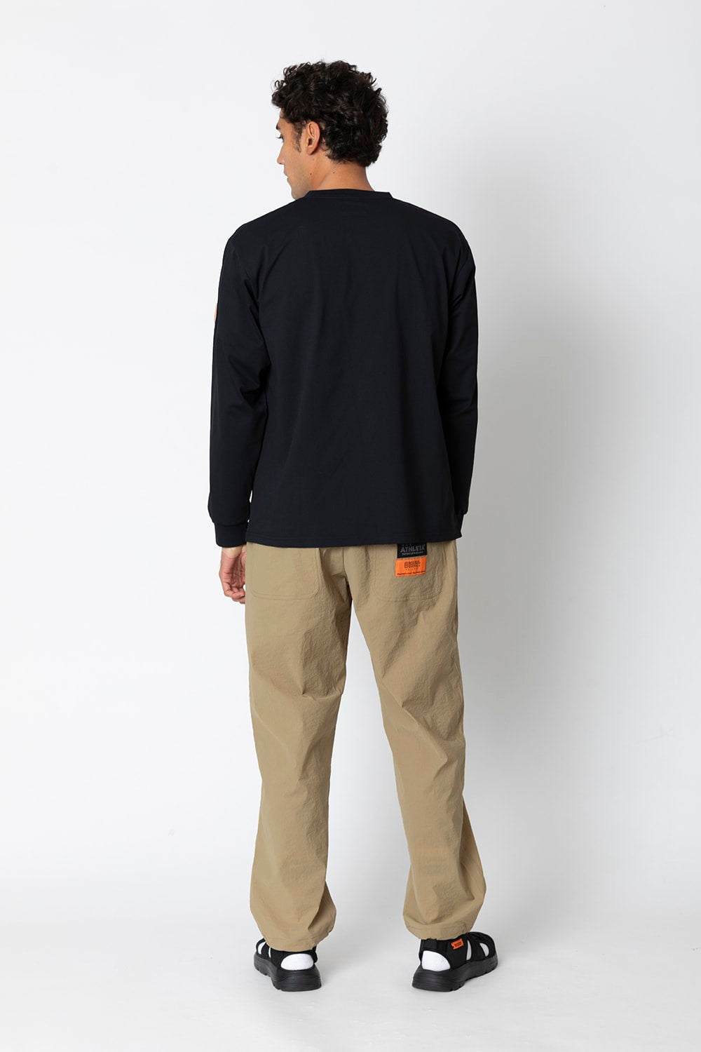 UNIVERSAL OVERALLxATHLETA – TBCパッカブルウインドパンツ