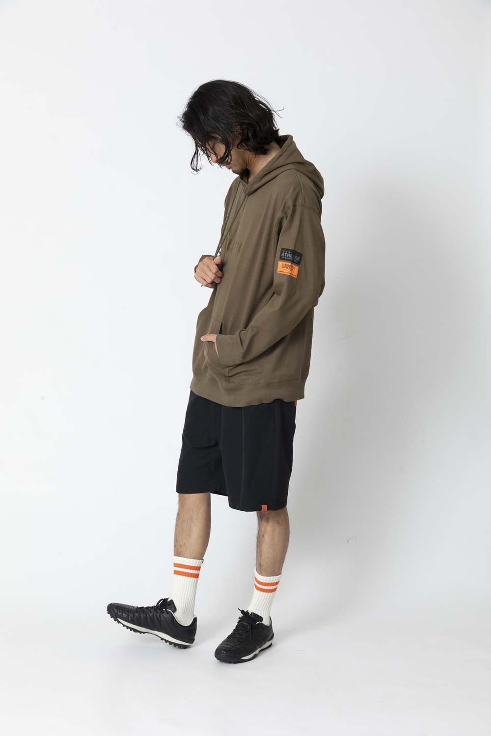 UNIVERSAL OVERALLxATHLETA - PULLOVER HOODIE