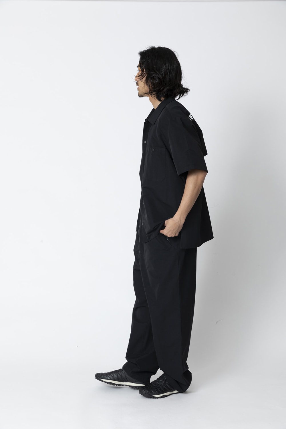 UNIVERSAL OVERALLxATHLETA - PACKABLE SHIRT