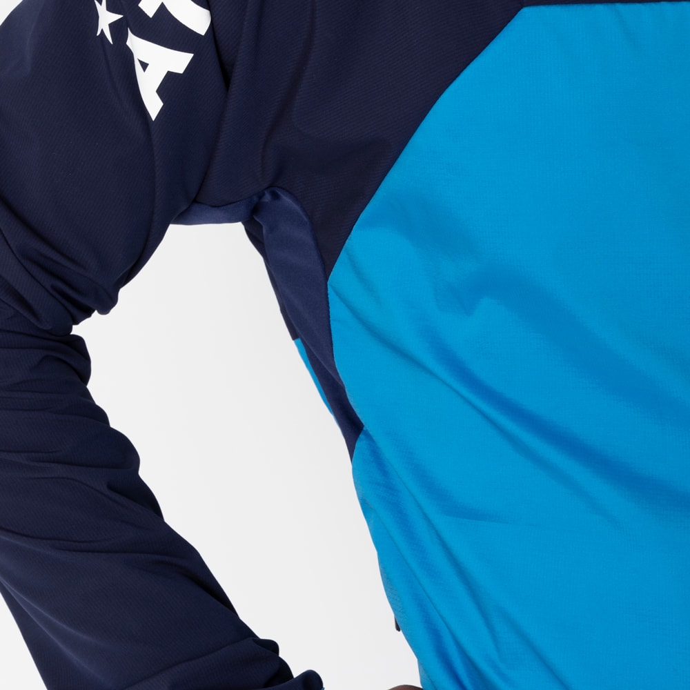 裏地付きストレッチトレーニングジャケット