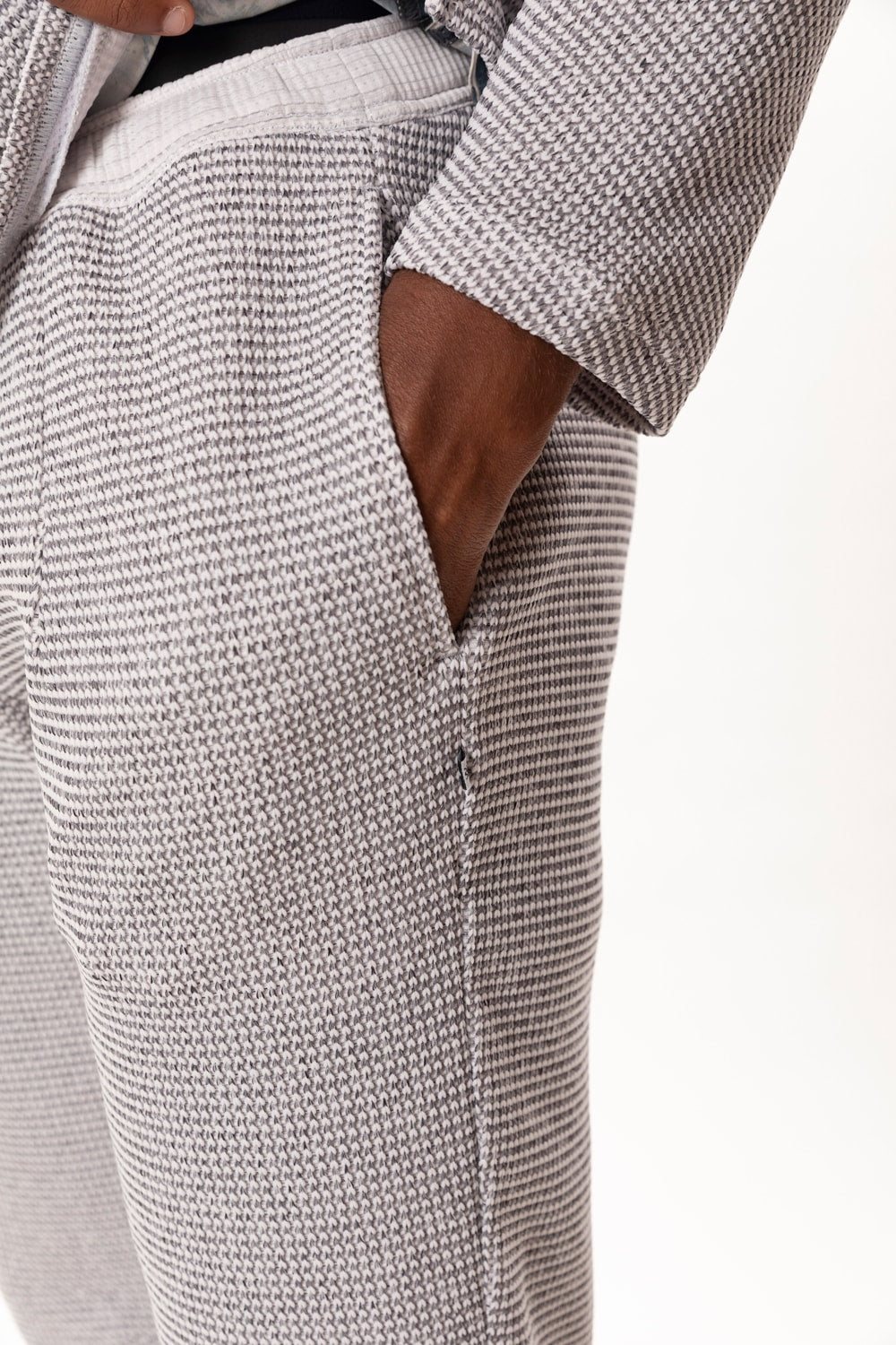LOW GUAGE TECHNO KNIT PANTS