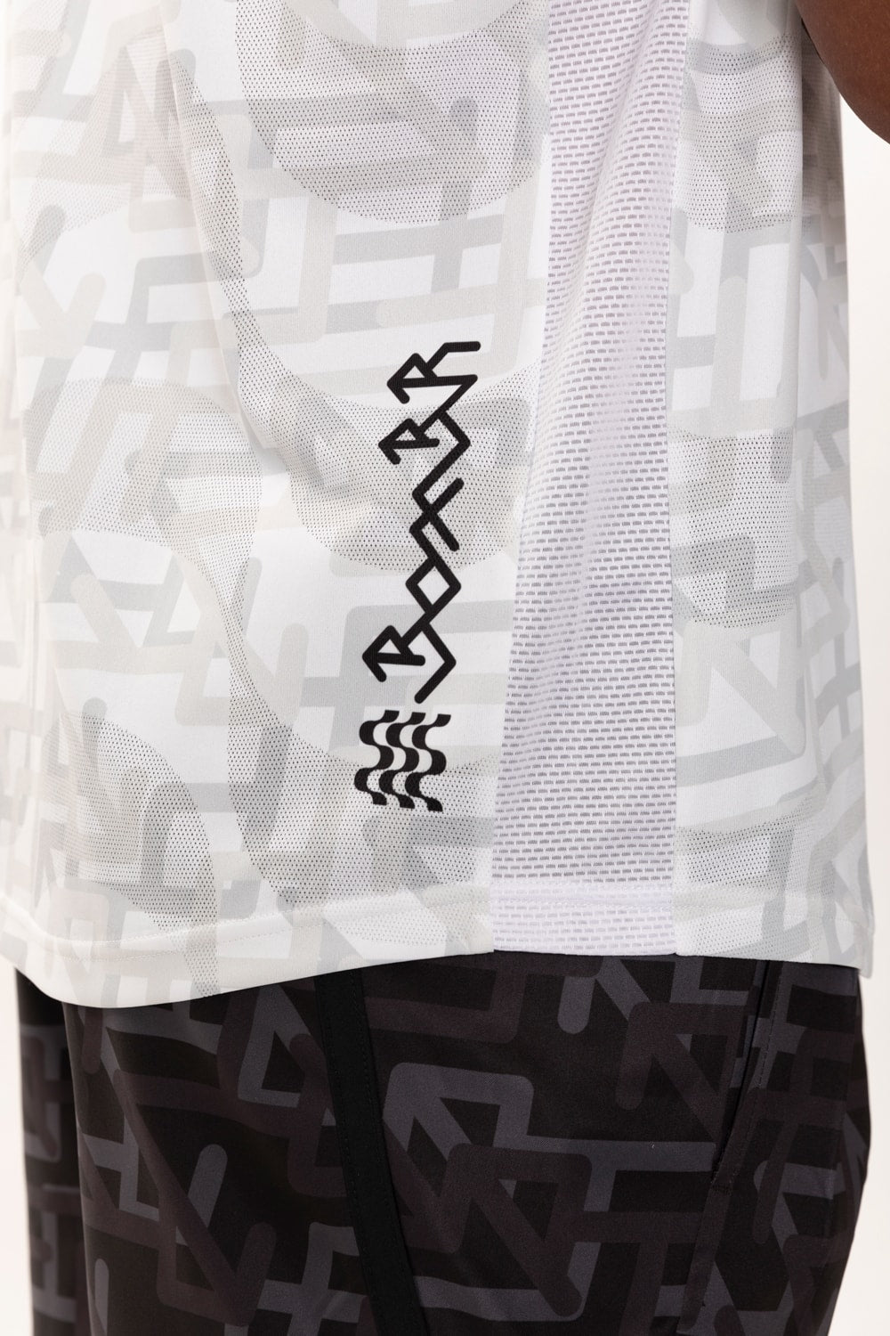 GRAPHIC MESH PRACTICE T-SHIRTS