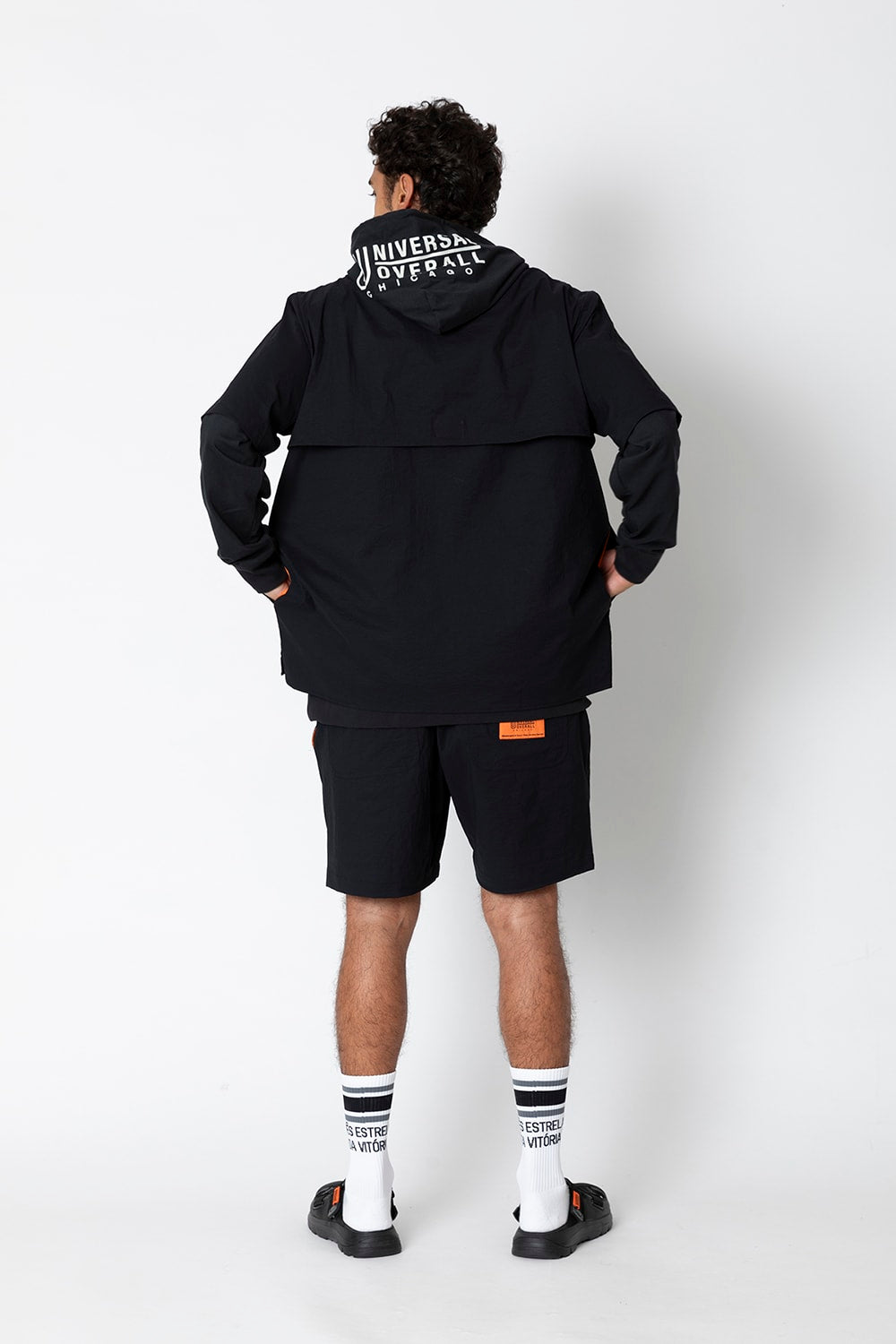 UNIVERSAL OVERALLｘATHLETA – TBCパッカブルウインドシャツ