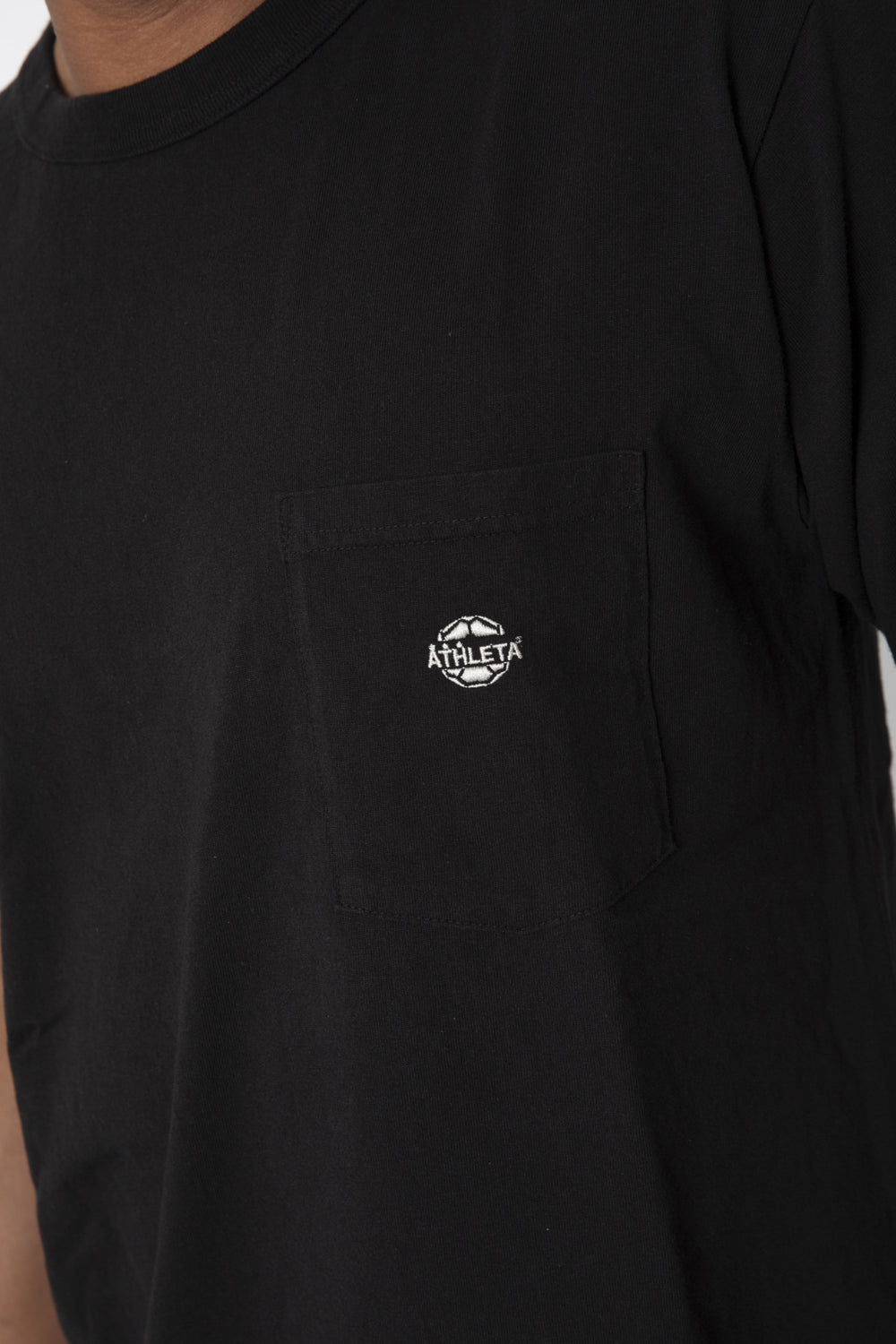 EMB POCKET T  エンブロイダリー ポケT